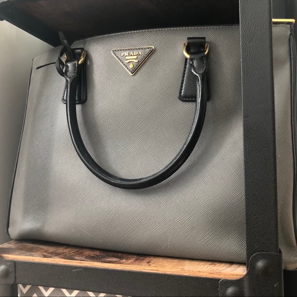 Prada Saffiano Lux Bicolor Double-Zip Tote - Picture 4 of 4
